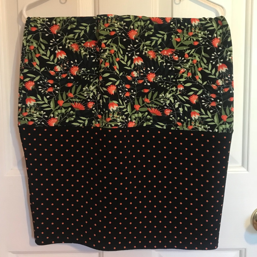 LuLaRoe Medium Dipped Cassie Floral + Polka Dot
